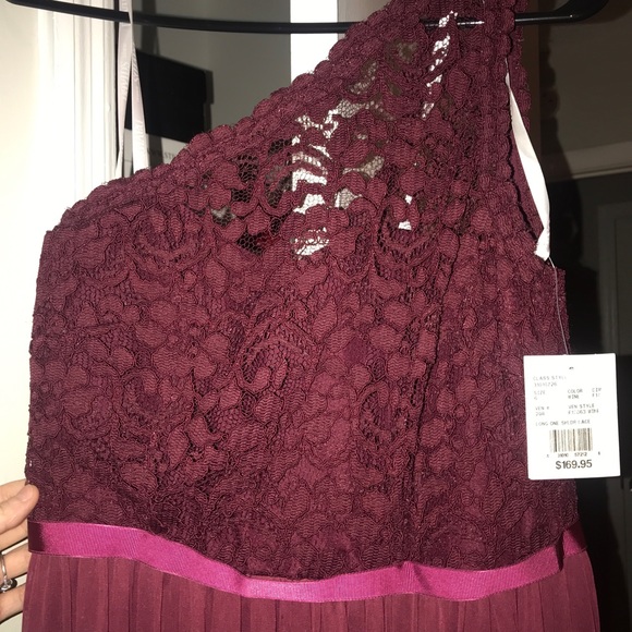 David’s Bridal Lace Long Dress in Wine Size 6 - Picture 3 of 4